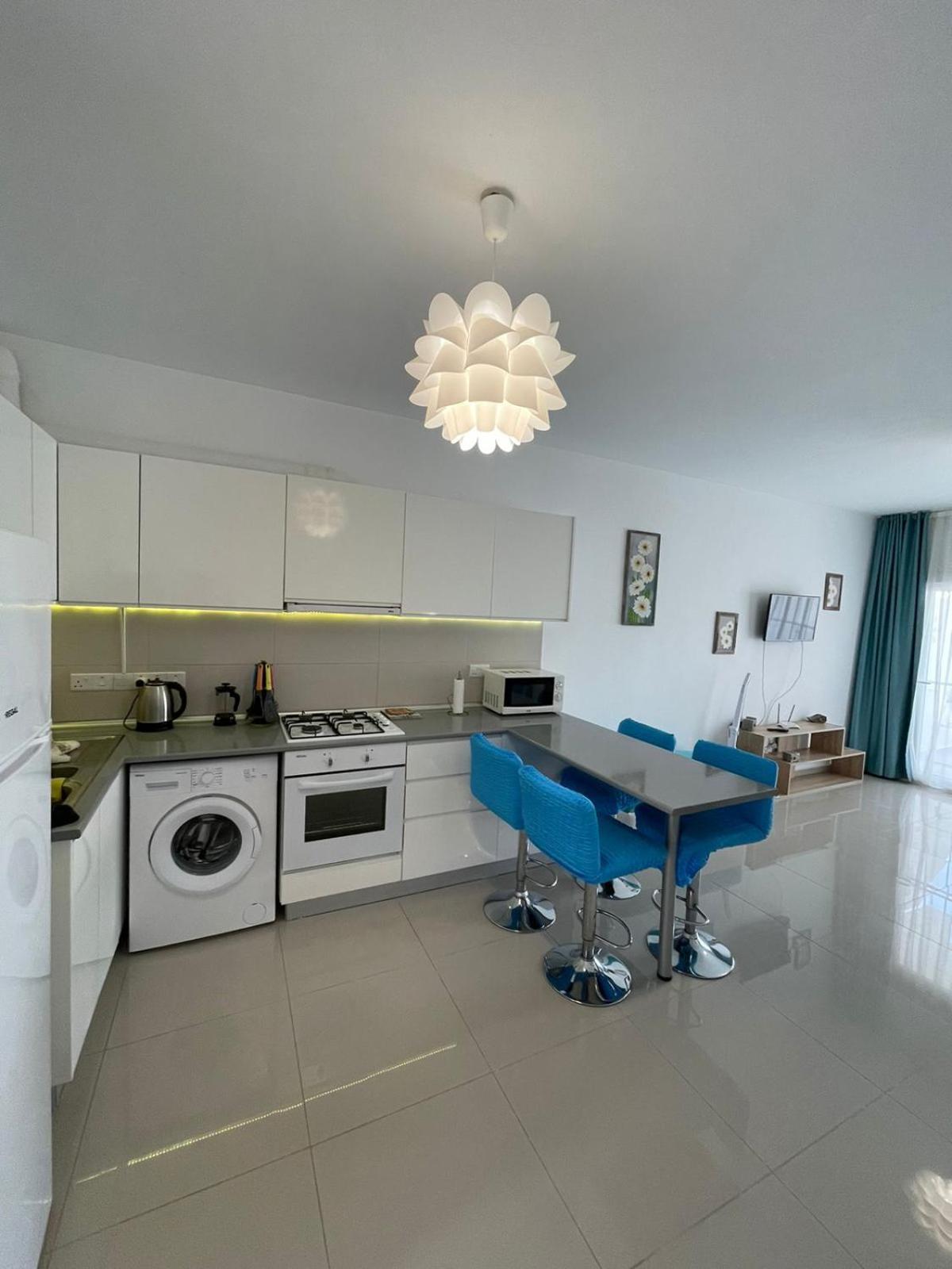 Blue Apartment In 5* Ceasar Resort Trikomo Екстер'єр фото