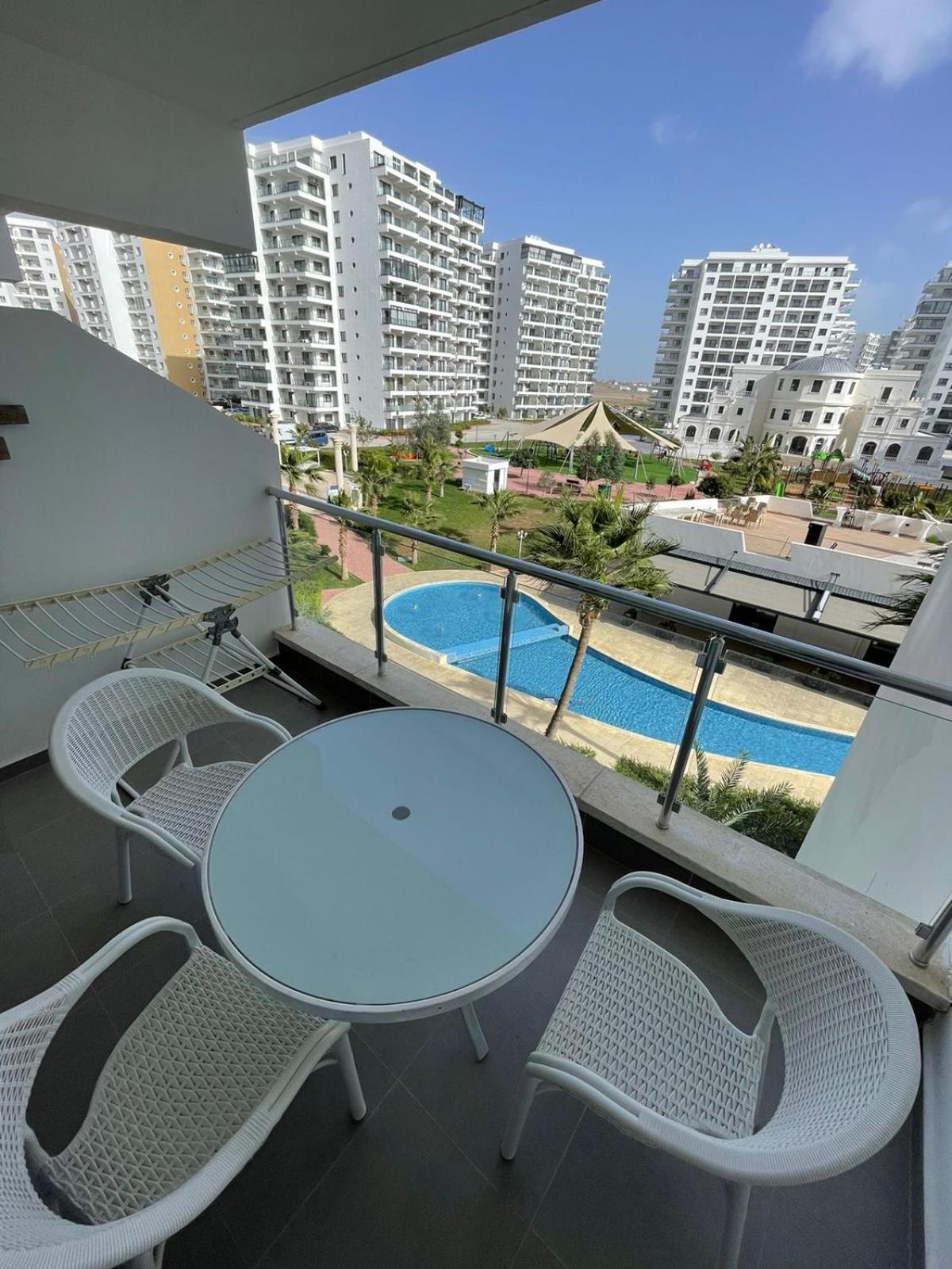 Blue Apartment In 5* Ceasar Resort Trikomo Екстер'єр фото