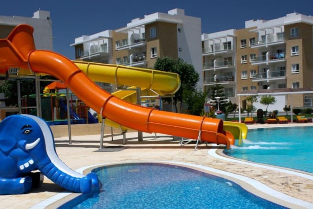 Blue Apartment In 5* Ceasar Resort Trikomo Екстер'єр фото